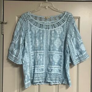 Democracy women’s size Small bluish gray 3/4 sleeves blouse top